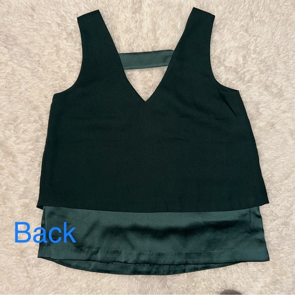 Banana Republic layered shell tank V-neck forest green/deep teal color size XS - Picture 6 of 10